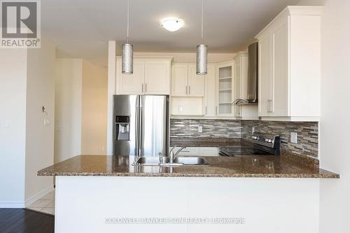 124 Tysonville Circle, Brampton, ON - Indoor Photo Showing Kitchen With Double Sink