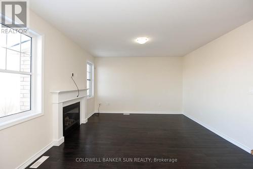 124 Tysonville Circle, Brampton, ON - Indoor Photo Showing Other Room With Fireplace