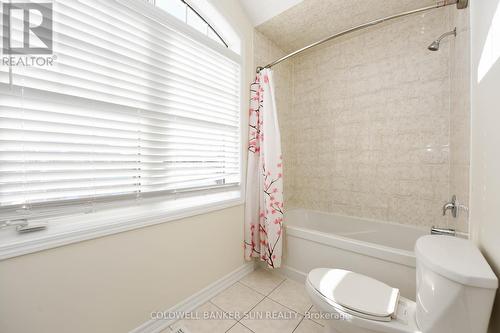 124 Tysonville Circle, Brampton, ON - Indoor Photo Showing Bathroom