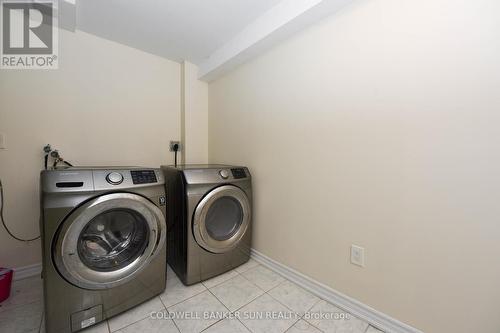 124 Tysonville Circle, Brampton, ON - Indoor Photo Showing Laundry Room