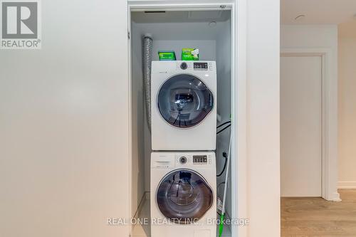 1809 - 1926 Lakeshore Boulevard W, Toronto, ON - Indoor Photo Showing Laundry Room