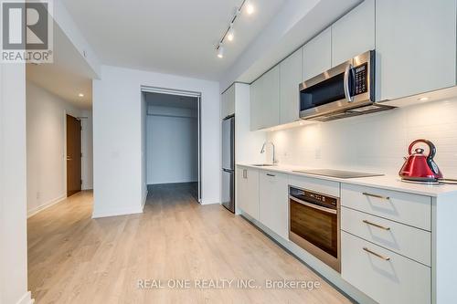 1809 - 1926 Lakeshore Boulevard W, Toronto, ON - Indoor Photo Showing Kitchen