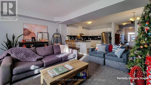 33 Fairgrounds Drive, Hamilton, ON - Indoor Photo Showing Living Room