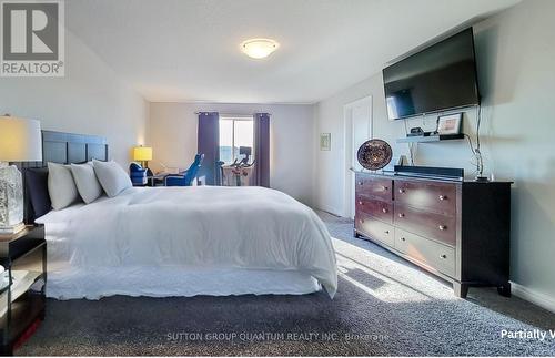 33 Fairgrounds Drive, Hamilton, ON - Indoor Photo Showing Bedroom