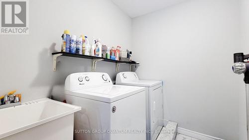 33 Fairgrounds Drive, Hamilton, ON - Indoor Photo Showing Laundry Room