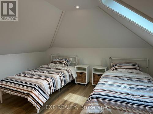 Upper - 179 Paradise Road N, Hamilton, ON - Indoor Photo Showing Bedroom