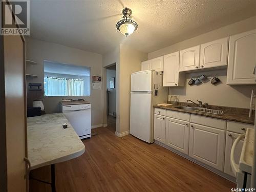 404 Montreal Street, Regina, SK - Indoor Photo Showing Kitchen With Double Sink