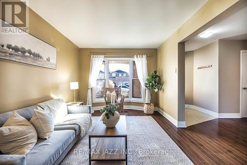 32 Parkins Drive, Ajax (Central), ON - Indoor Photo Showing Living Room