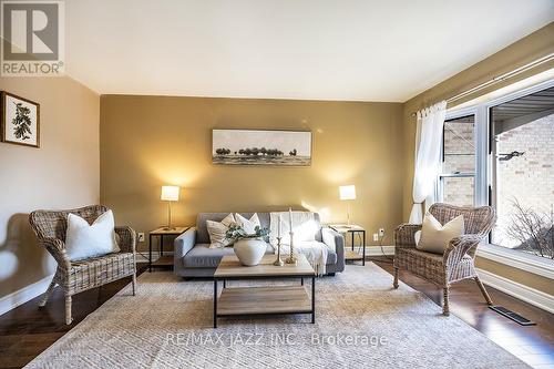 32 Parkins Drive, Ajax (Central), ON - Indoor Photo Showing Living Room