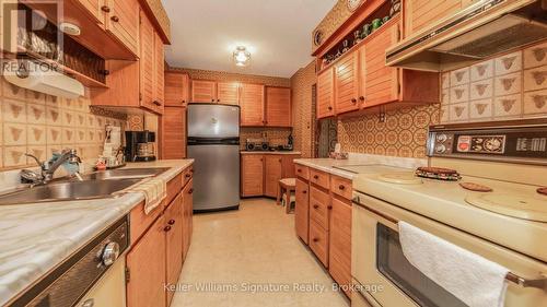 1601 - 3170 Kirwin Avenue, Mississauga (Cooksville), ON - Indoor Photo Showing Kitchen