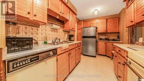 1601 - 3170 Kirwin Avenue, Mississauga (Cooksville), ON - Indoor Photo Showing Kitchen