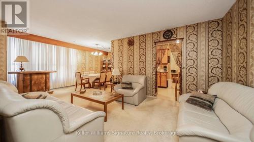 1601 - 3170 Kirwin Avenue, Mississauga (Cooksville), ON - Indoor Photo Showing Living Room