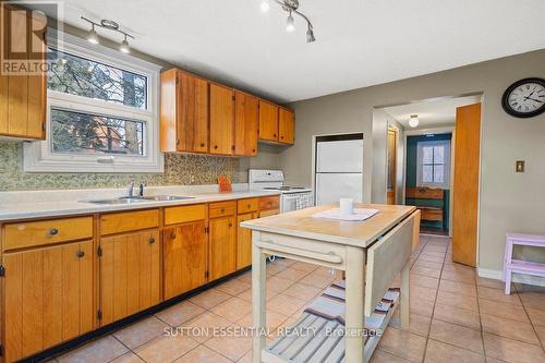 28 Byng Avenue, Brockville, ON - Indoor Photo Showing Kitchen