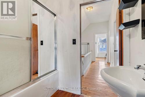 28 Byng Avenue, Brockville, ON - Indoor Photo Showing Bathroom