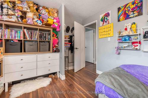 201 - 925 10Th Avenue E, Owen Sound, ON - Indoor Photo Showing Bedroom