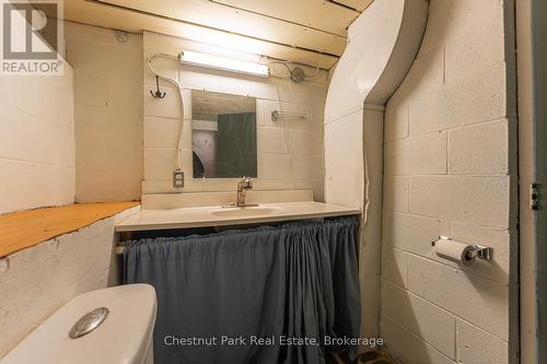 715 2Nd Avenue E, Owen Sound, ON - Indoor Photo Showing Bathroom