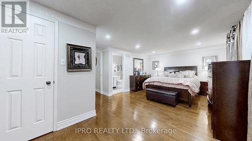 2798 Lindholm Crescent, Mississauga, ON - Indoor Photo Showing Bedroom