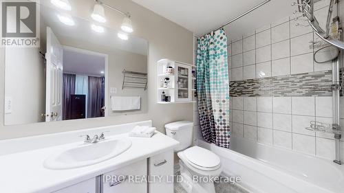 2798 Lindholm Crescent, Mississauga, ON - Indoor Photo Showing Bathroom