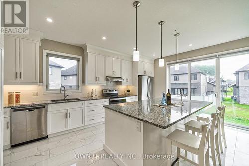 538 Masters Drive, Woodstock, ON - Indoor Photo Showing Kitchen With Upgraded Kitchen