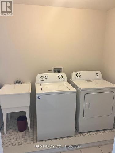 179 Law Drive, Guelph, ON - Indoor Photo Showing Laundry Room