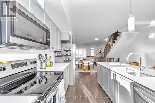 570 Halo, Ottawa, ON - Indoor Photo Showing Kitchen With Upgraded Kitchen