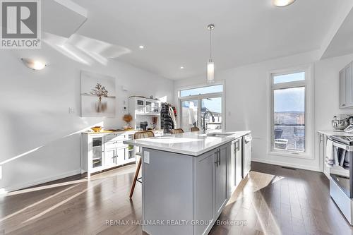 570 Halo, Ottawa, ON - Indoor Photo Showing Kitchen With Upgraded Kitchen