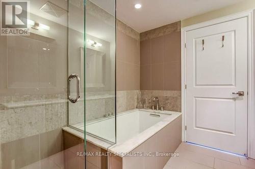 725 - 3500 Lakeshore Road, Oakville, ON - Indoor Photo Showing Bathroom