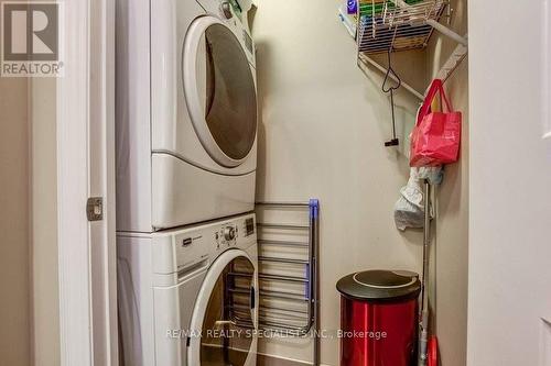 725 - 3500 Lakeshore Road, Oakville, ON - Indoor Photo Showing Laundry Room