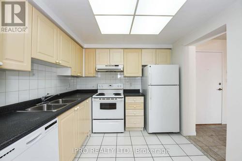 706 - 135 Hillcrest Avenue, Mississauga, ON - Indoor Photo Showing Kitchen With Double Sink