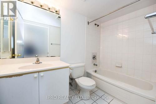 706 - 135 Hillcrest Avenue, Mississauga, ON - Indoor Photo Showing Bathroom