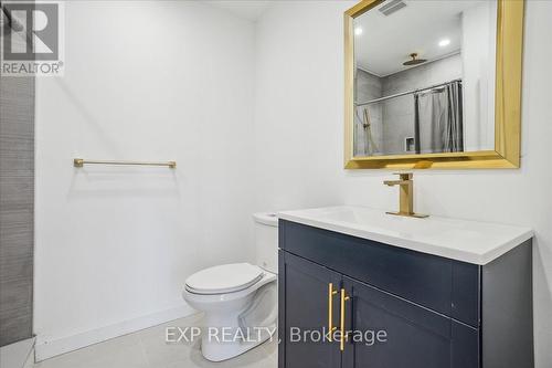 118 Deschene Avenue, Hamilton, ON - Indoor Photo Showing Bathroom