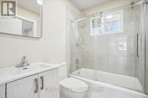 118 Deschene Avenue, Hamilton, ON - Indoor Photo Showing Bathroom