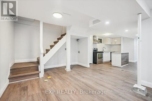 118 Deschene Avenue, Hamilton, ON - Indoor Photo Showing Kitchen