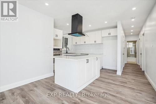 118 Deschene Avenue, Hamilton, ON - Indoor Photo Showing Kitchen