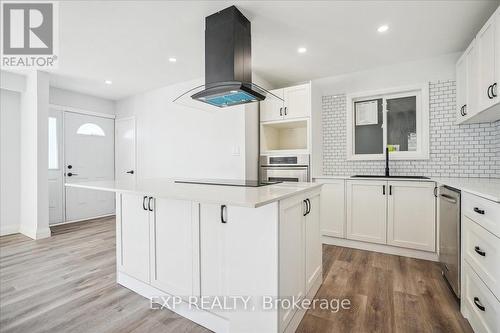 118 Deschene Avenue, Hamilton, ON - Indoor Photo Showing Kitchen