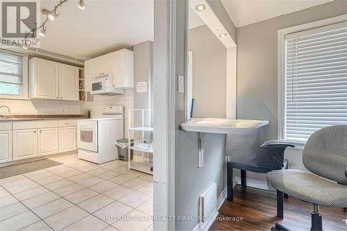 113 West 5Th Street N, Hamilton, ON - Indoor Photo Showing Kitchen