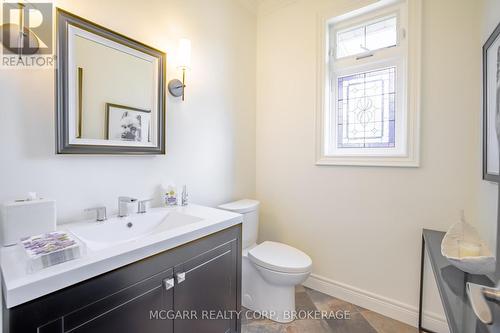 1 Tuscany Court N, St. Catharines, ON - Indoor Photo Showing Bathroom