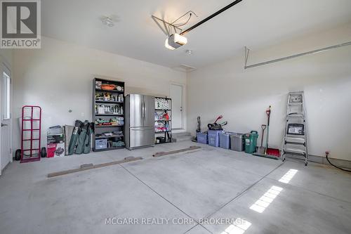 1 Tuscany Court N, St. Catharines, ON - Indoor Photo Showing Garage