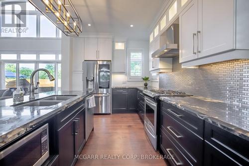 1 Tuscany Court N, St. Catharines, ON - Indoor Photo Showing Kitchen With Double Sink With Upgraded Kitchen