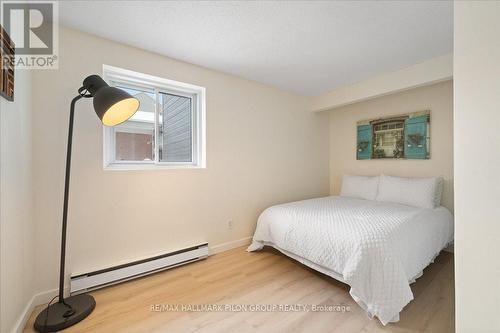 85A - 758 St. Andre Drive, Ottawa, ON - Indoor Photo Showing Bedroom