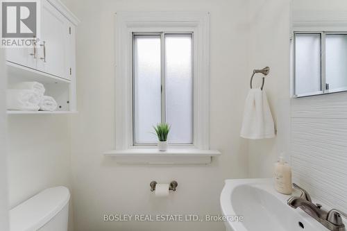 757 Sammon Avenue, Toronto, ON - Indoor Photo Showing Bathroom