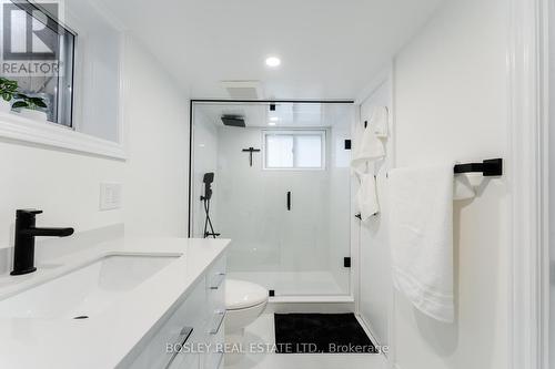 757 Sammon Avenue, Toronto, ON - Indoor Photo Showing Bathroom