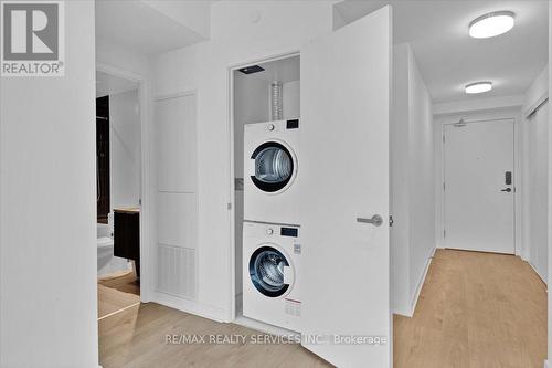 1902 - 3900 Confederation Parkway E, Mississauga, ON - Indoor Photo Showing Laundry Room