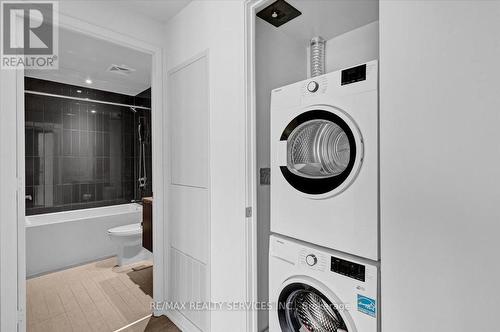 1902 - 3900 Confederation Parkway E, Mississauga, ON - Indoor Photo Showing Laundry Room