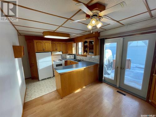 715 6Th Avenue, Hudson Bay, SK - Indoor Photo Showing Kitchen