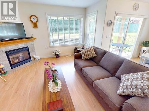 16-4897 Ontario Ave, Powell River, BC - Indoor Photo Showing Living Room With Fireplace