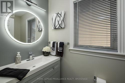 657 Gwen Avenue, Kingston (City Northwest), ON - Indoor Photo Showing Bathroom