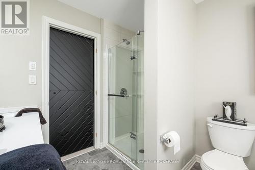 657 Gwen Avenue, Kingston (City Northwest), ON - Indoor Photo Showing Bathroom