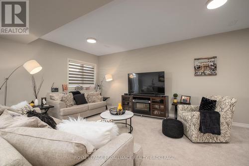 657 Gwen Avenue, Kingston (City Northwest), ON - Indoor Photo Showing Living Room