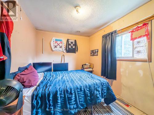 407 Highway 124, Mcdougall, ON - Indoor Photo Showing Bedroom